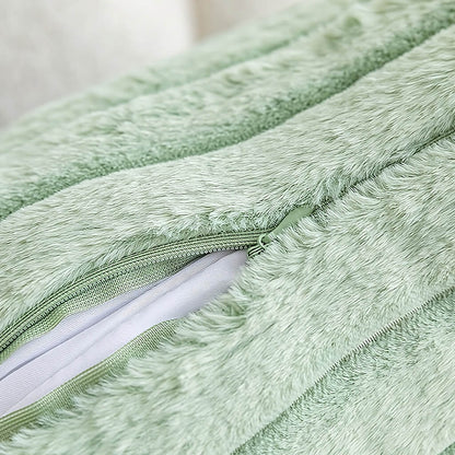 Flauschiger Kissenbezug aus geripptem Samt