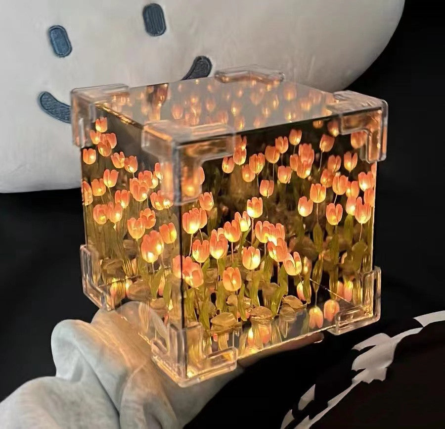 Lampada cubo di mare con fiori di tulipano fai da te