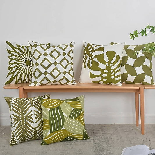 Housse de coussin brodée vert sauge