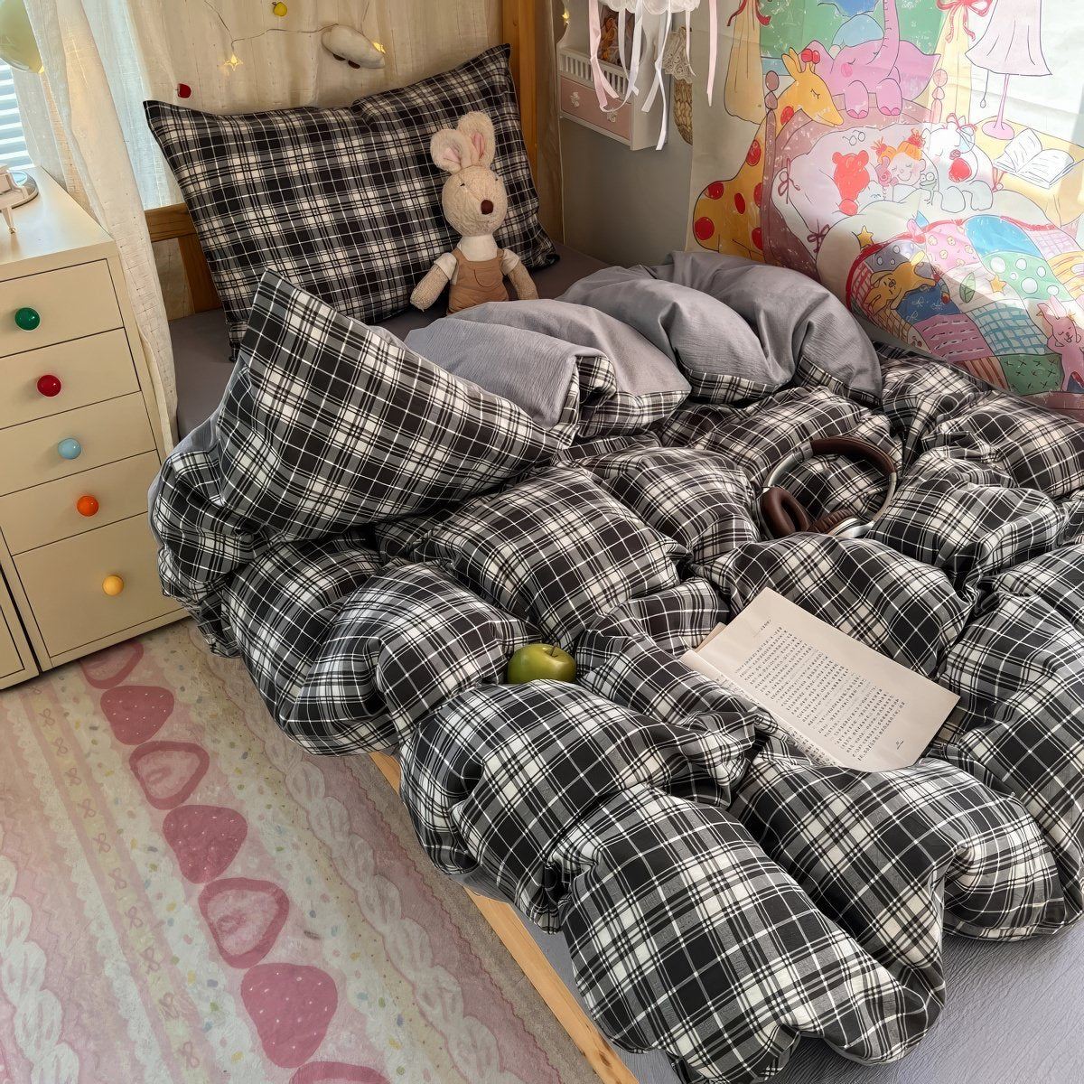 Black & Brown Plaid Bedding Set