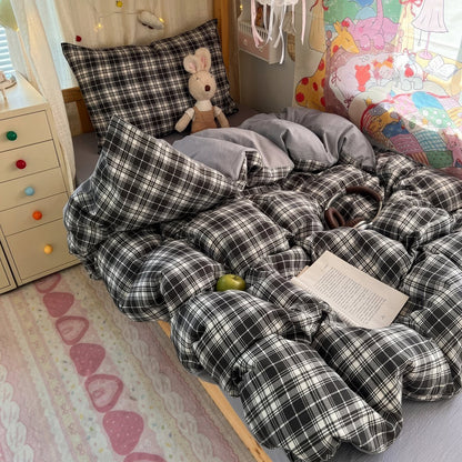 Black & Brown Plaid Bedding Set
