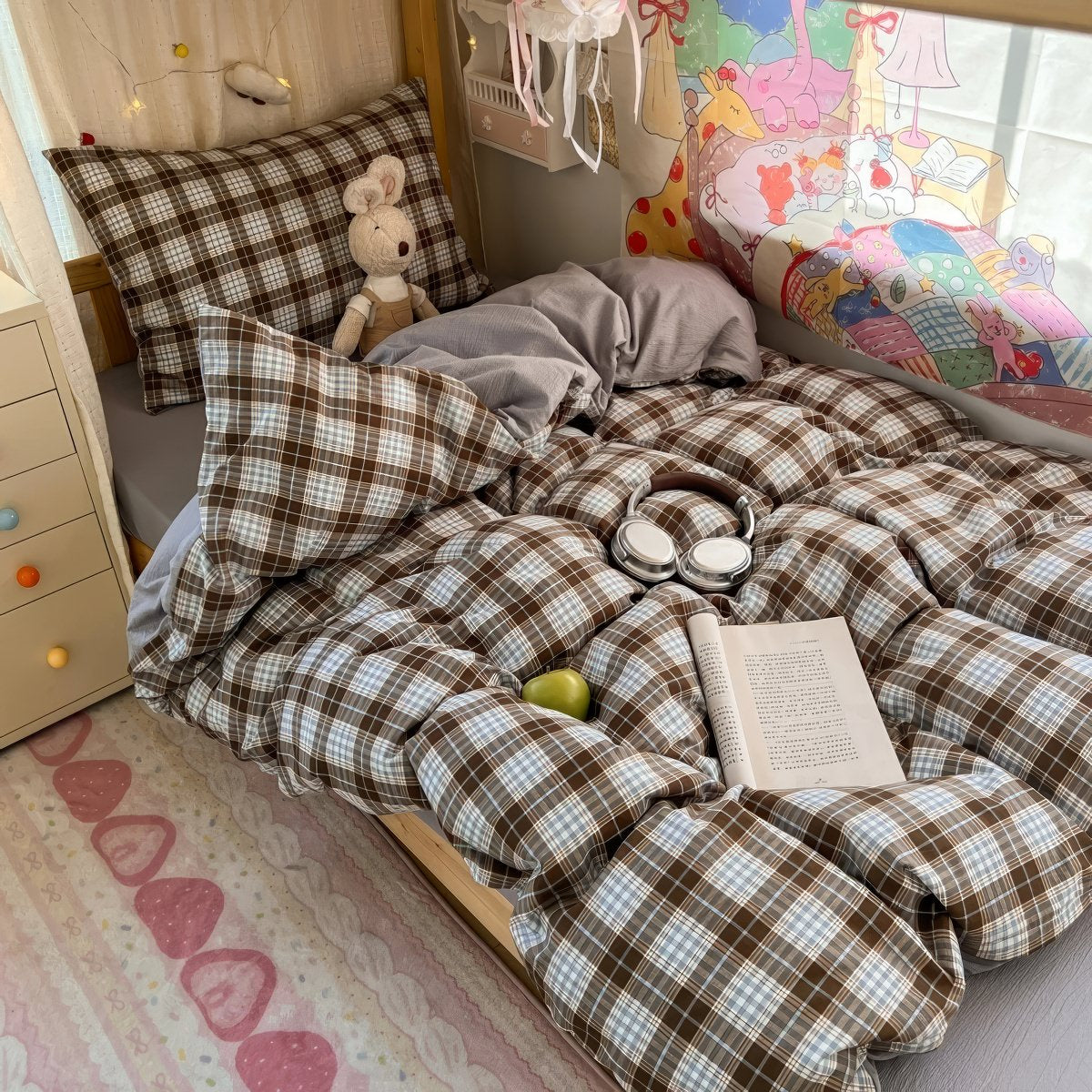 Black & Brown Plaid Bedding Set
