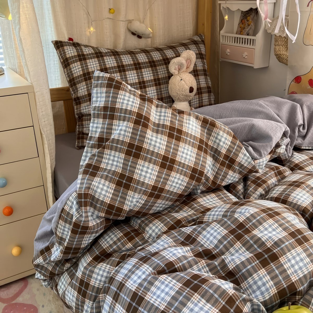 Black & Brown Plaid Bedding Set