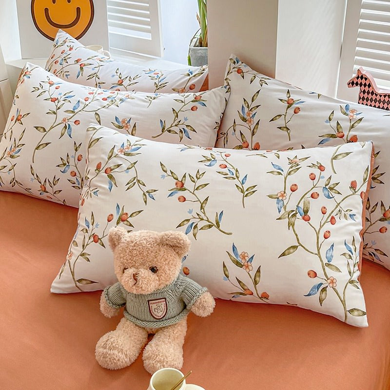 Vintage Red Berries Print Bedding Set bed sheet bedsheets cottagecore