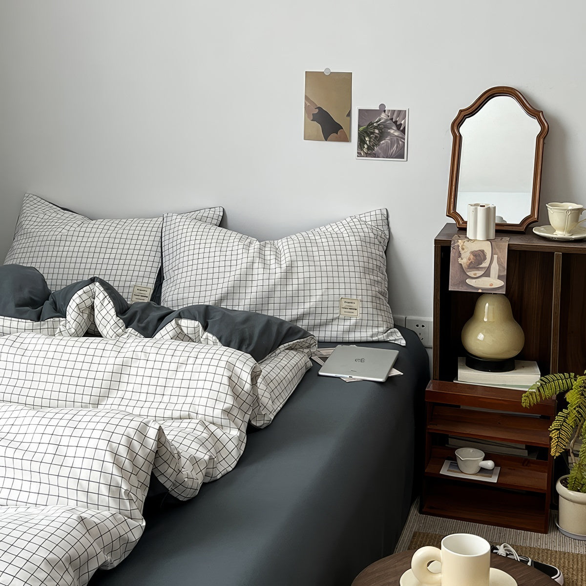 Minimalist White Grid Bedding Set