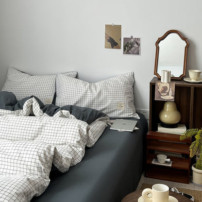 Minimalist White Grid Bedding Set