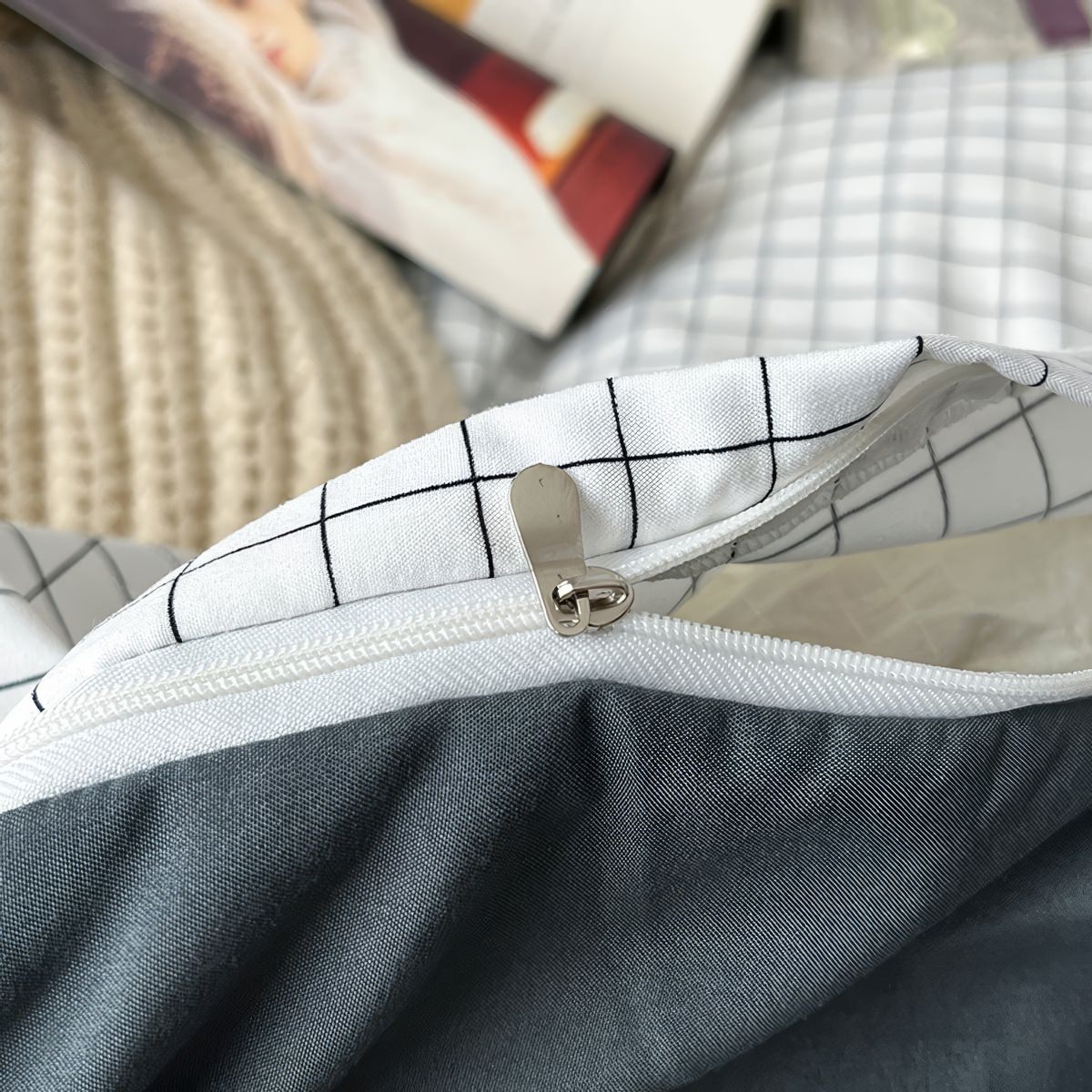 Minimalist White Grid Bedding Set