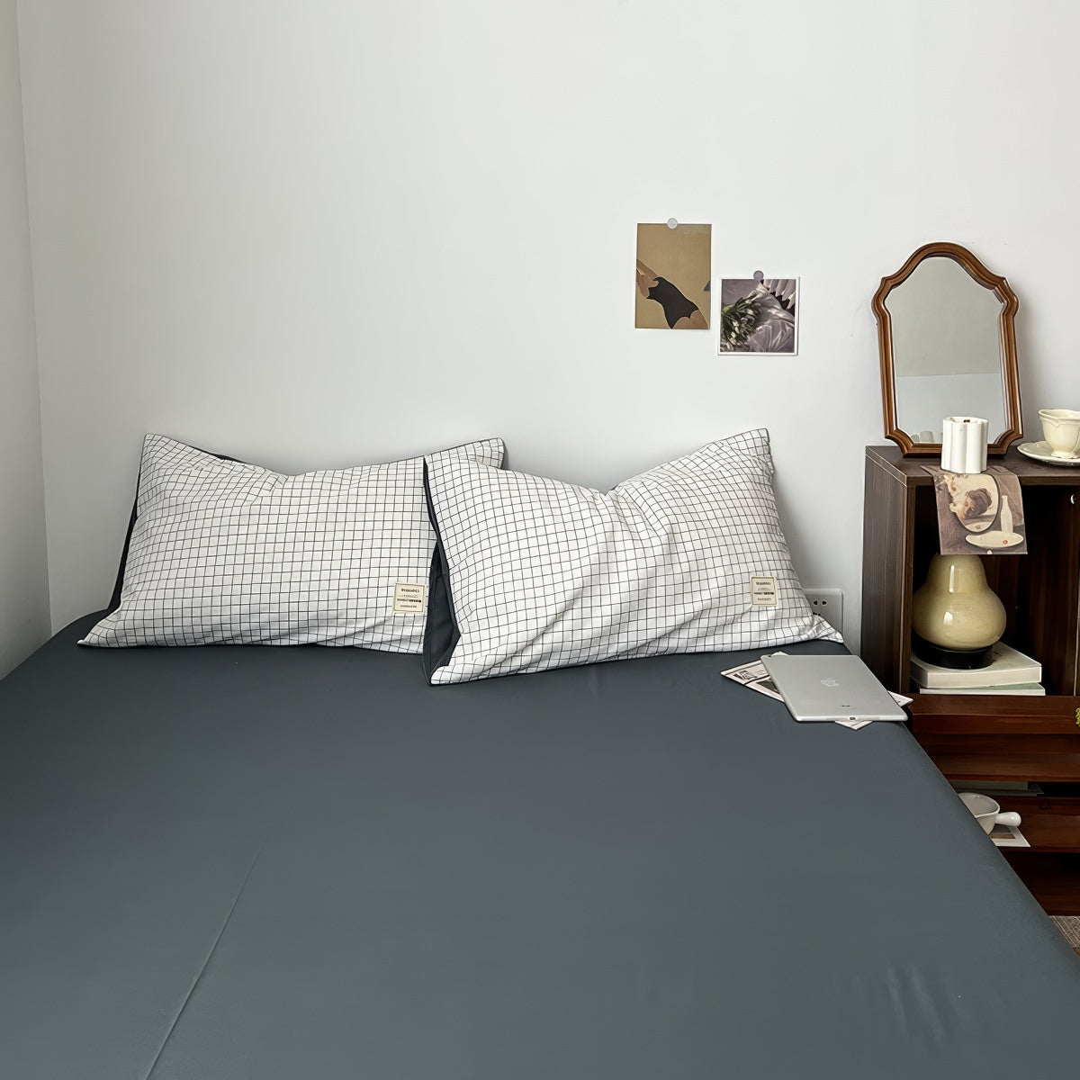 Minimalist White Grid Bedding Set – BAJE HOME - Main Image