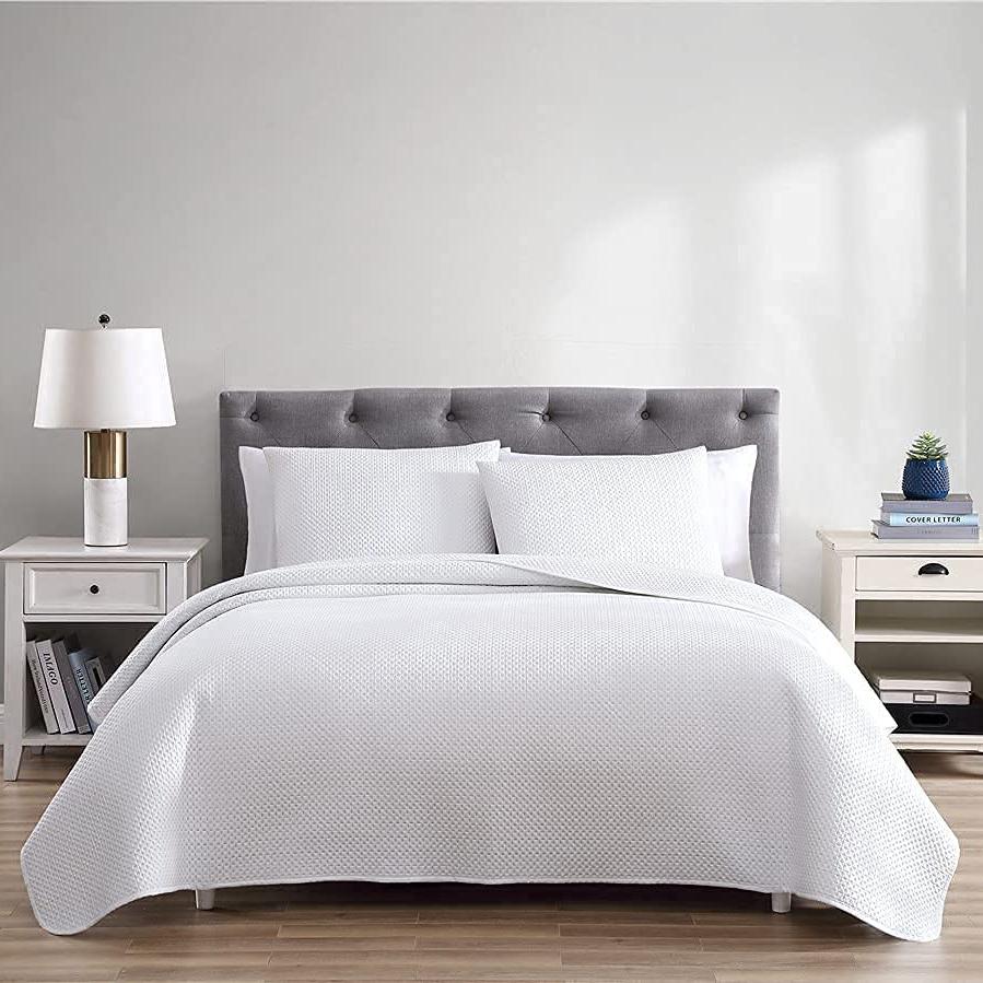 3-Piece: The Nesting Company Aspen Bedding Collection Embossed Quilt Coverlet Bedspread Set White __label2:BOGO 30% OFF __stock:350 Bedding refund_fee:1800