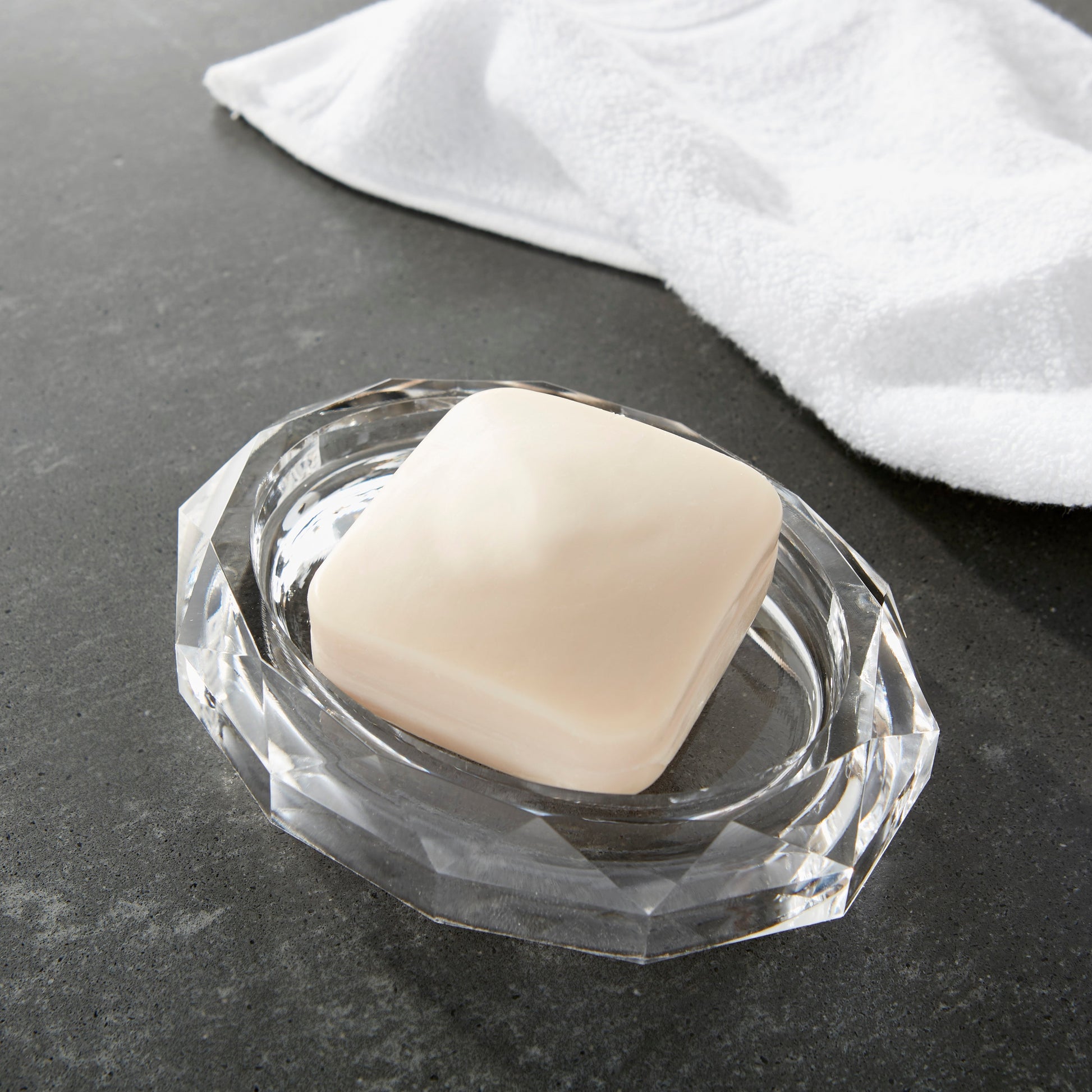 Diamond-Cut Soap Dish