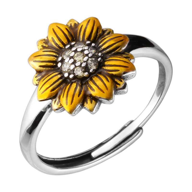 Vintage Daisy Rhinestones Ring