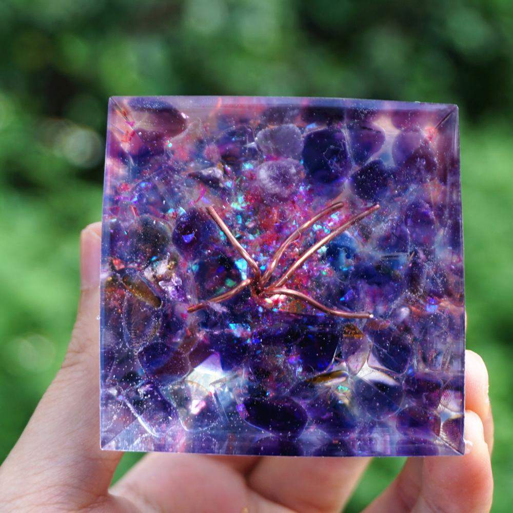 Tree of Life Kyanite Quartz With Amethyst Crystal Orgonite Pyramid