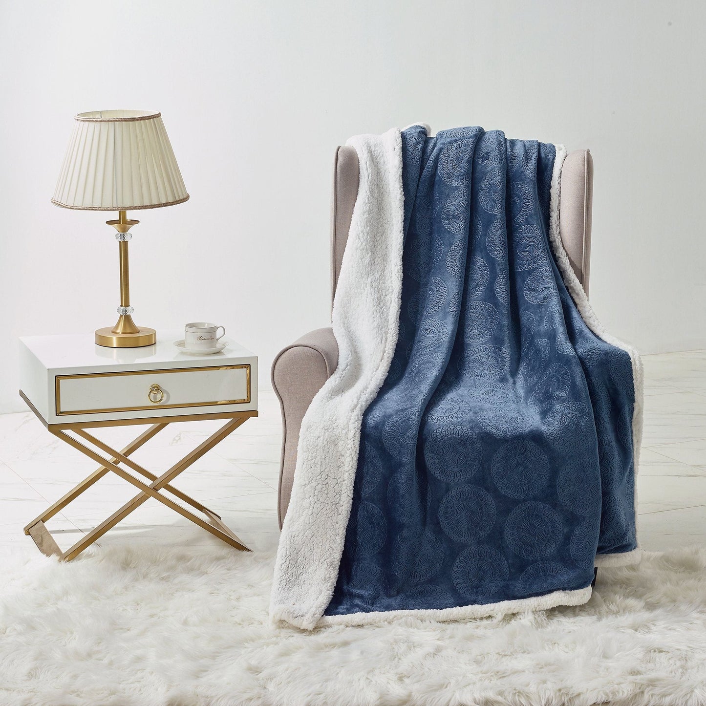 Sheradian Embossed Print Fleece/Caesar Sherpa Reversible Throw Blanket Blue __label2:BOGO 30% OFF __stock:250 Bedding refund_fee:1200