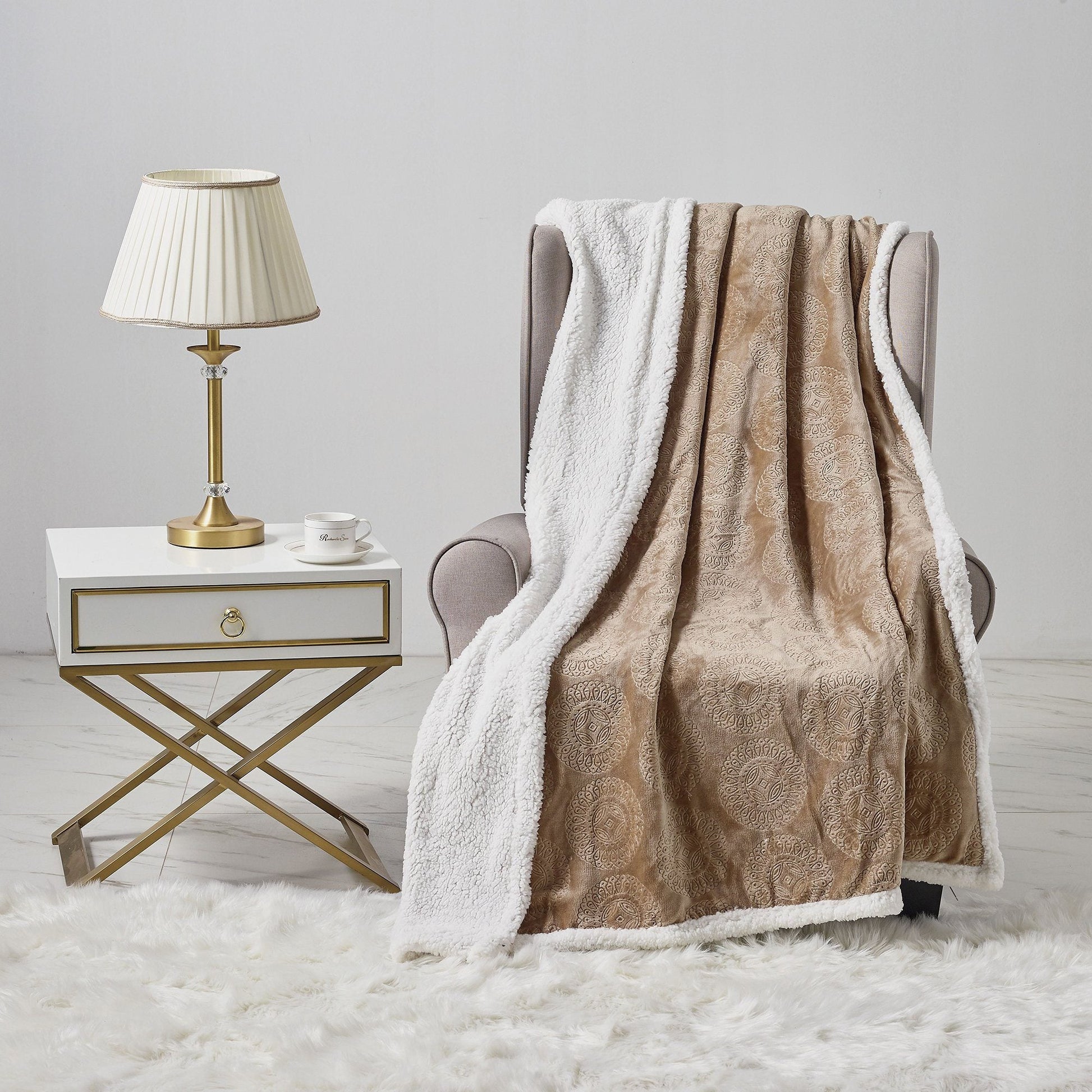 Sheradian Embossed Print Fleece/Caesar Sherpa Reversible Throw Blanket Taupe __label2:BOGO 30% OFF __stock:250 Bedding refund_fee:1200